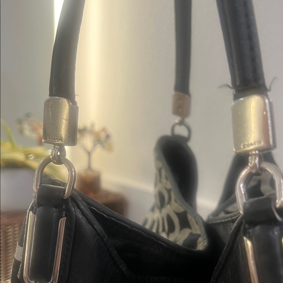 Coach Black and Cream Signature Shoulder Hobo - Picture 7 of 14